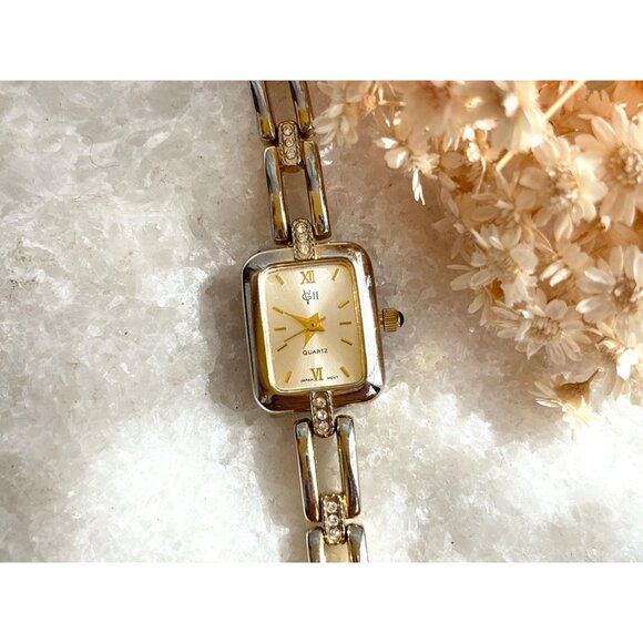 Gloria Vanderbilt GV II Gold T Ladies Vintage Wristwatch - 16mm - WORKS! - Picture 12 of 12